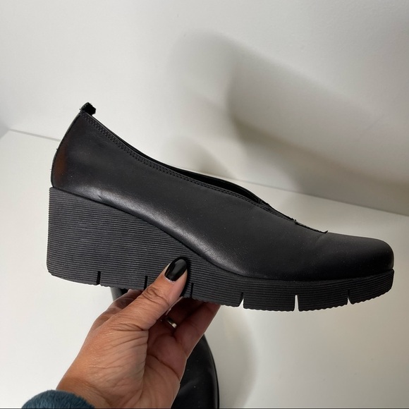 THE FLEXX Shoes - The Flexx black lesson wedge size 8